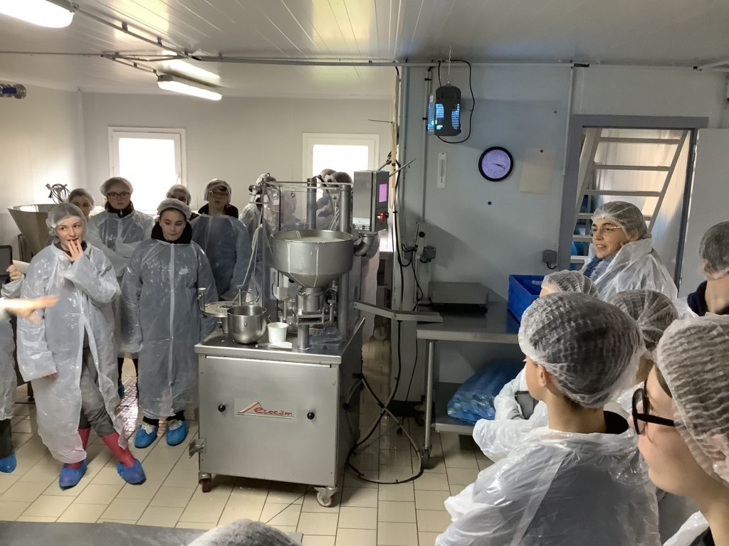visite du GAEC Spay par le collège de teloché