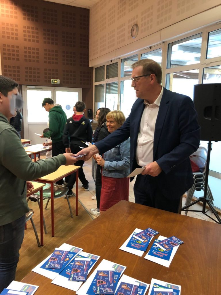 dictionnaires et chèques collège CD72