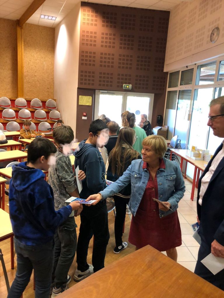 dictionnaires et chèques collège CD72