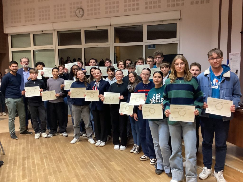 remise diplômes brevet 2024