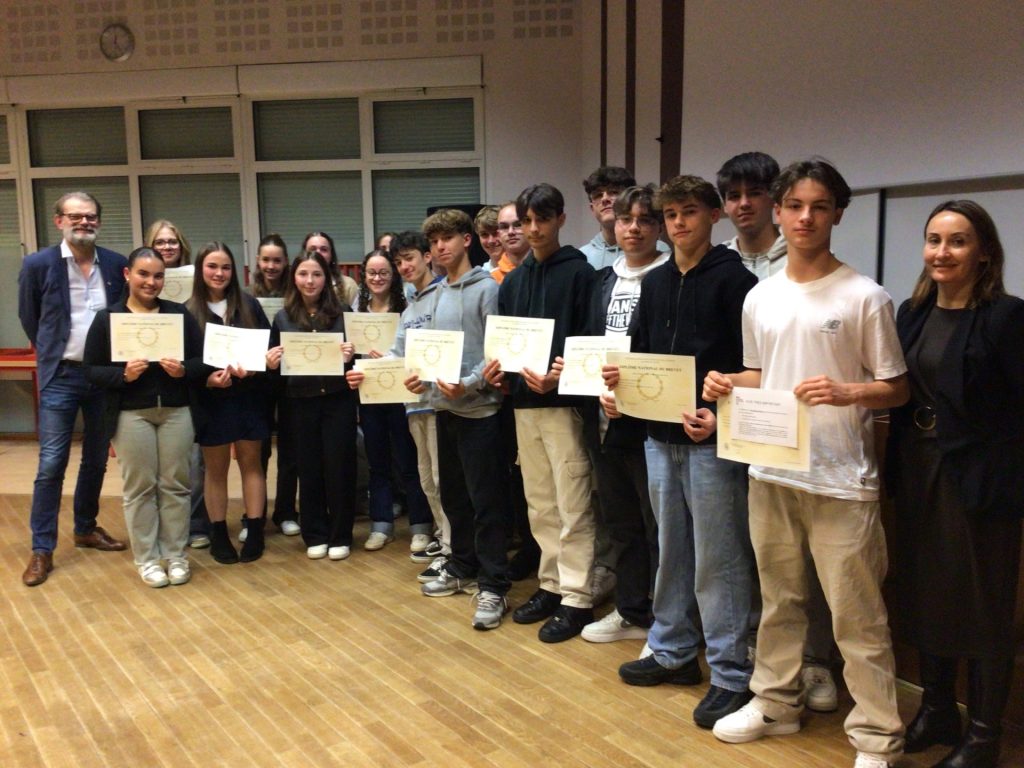 remise diplômes brevet 2024